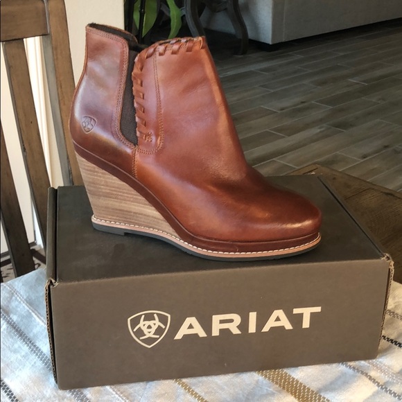 ariat wedge booties